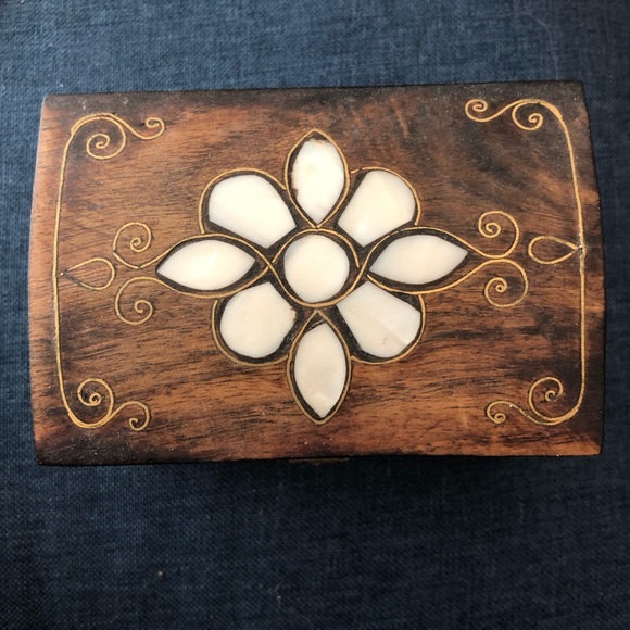 Box - Picture 1 of 3